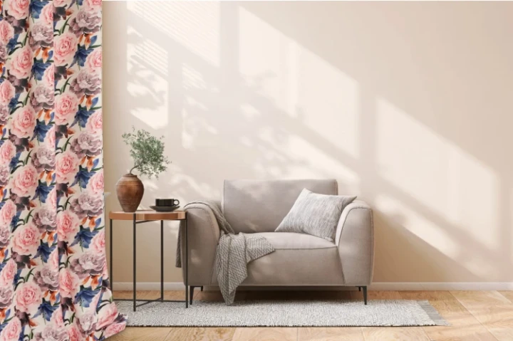 Zaslona-Rose-Light-aranzacja-2.webp