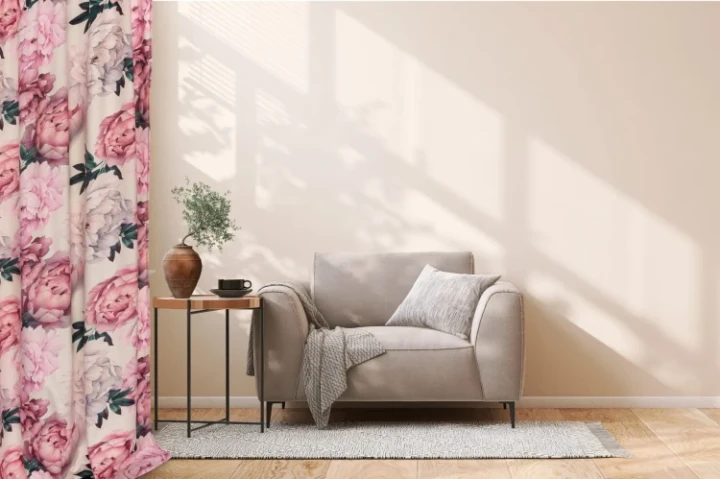 Zaslona-Peony-Light-aranzacja-2.webp