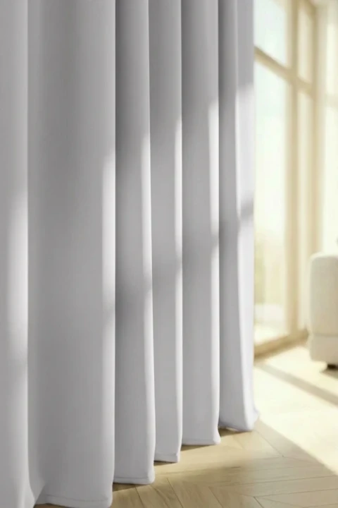 Dol_zaslona_HOLD_przelotki_bialygolebi.webp