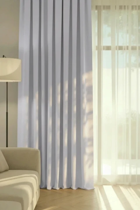 Zblizenie_zaslona_HOLD_przelotki_bialygolebi.webp