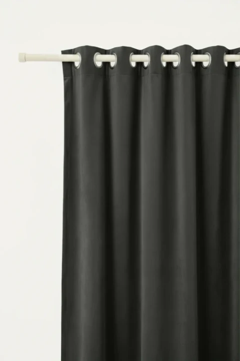 Packshot_zaslona_przelotki_SOFT_grafitowa.webp