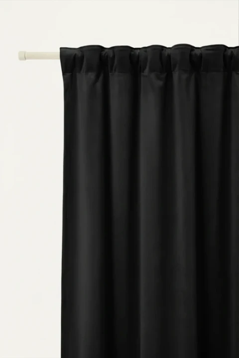 Packshot_zaslona_tasma_SOFT_czarny.webp
