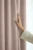 Modelka_zaslona_HOLD_przelotki_pudrowa.webp