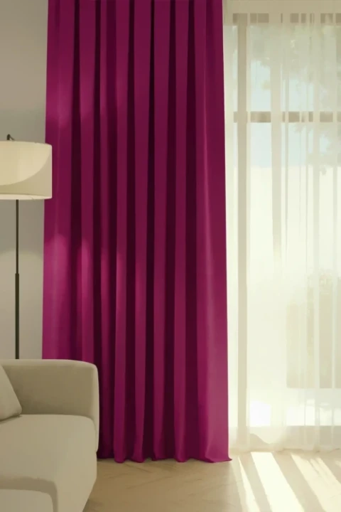 Zblizenie_zaslona_HOLD_tasma_amarantowy.webp