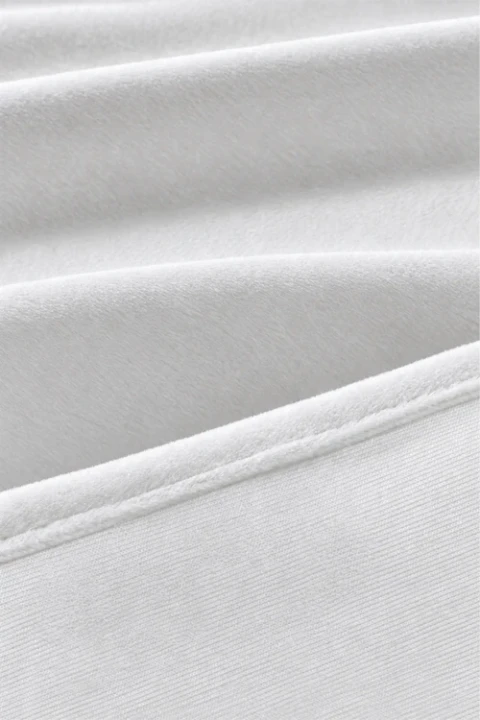 Material_zaslona_shiny_bialy.webp