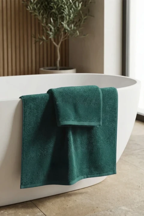 Butelkowa-Zielen-Recznik-Hotelowy-SPA-II-do-Sauny.webp