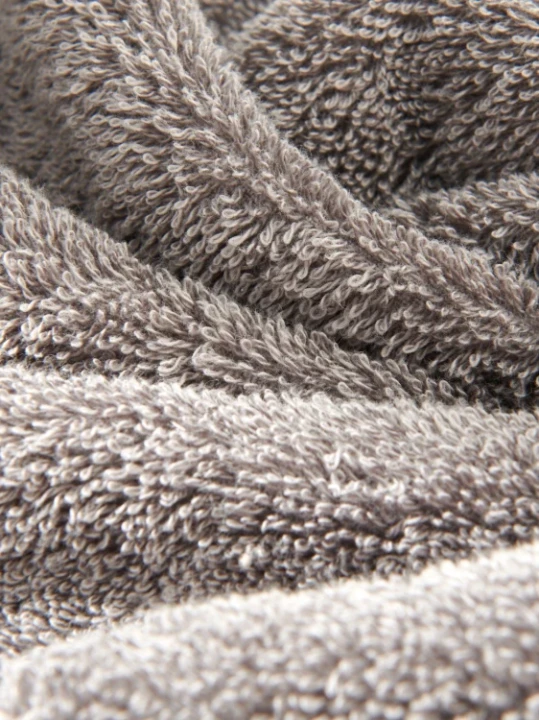egipcjan_szary_zblizenie.webp