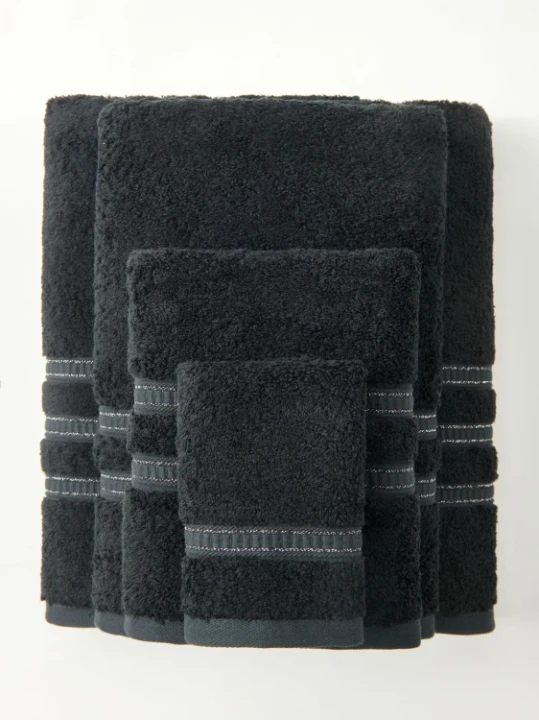 recznik-harmony-czarny-srebro-aranzacja-4.webp