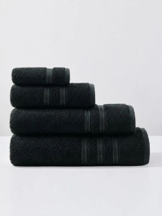 recznik-harmony-czarny-srebro-aranzacja-2.webp
