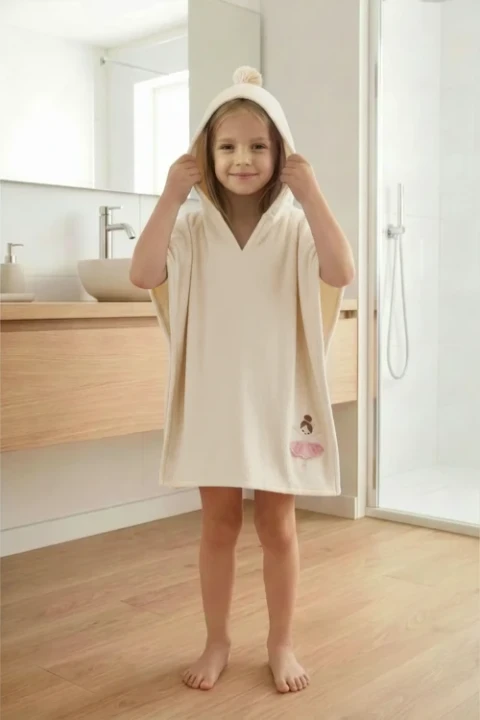 Aranzacja_kaptur_ponczo_balerina.webp