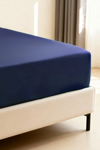 Granatowe-Przescieradlo-Bambusowe-Z-Gumka.webp