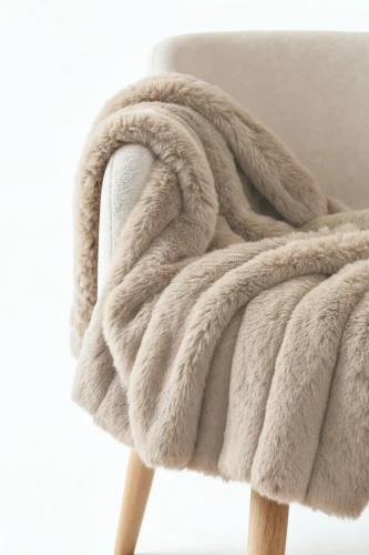 Poszewki-i-Koc-Bunny-taupe-2-Spod-igly-i-nitki.webp