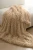 Bliskikadr_koc_bezowy_yeti.webp