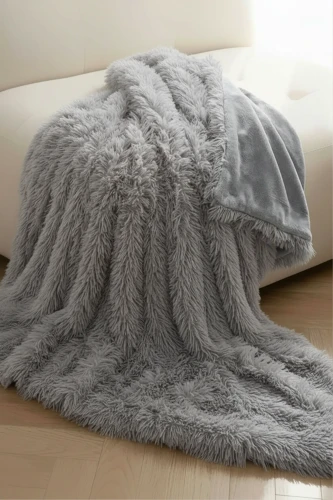 Bliskikadr_koc_szary_yeti.webp