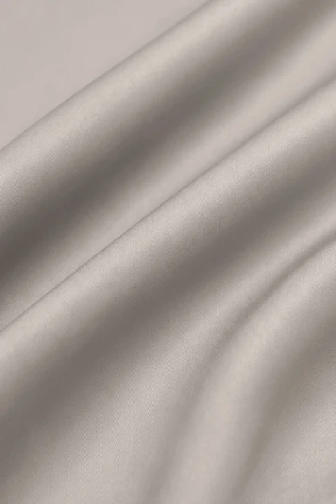Taupe-Przescieradlo-Satyna-bez-Gumki (1).webp
