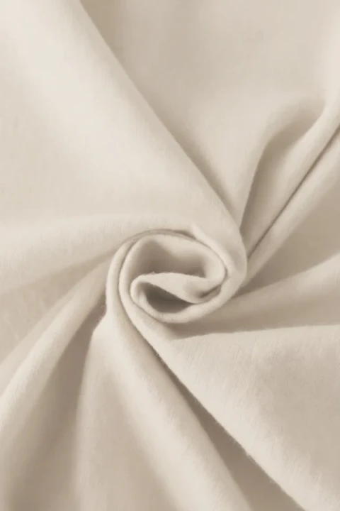 Jasno-Bezowe-Przescieradlo-Flanelowe-Z-Gumka (1).webp