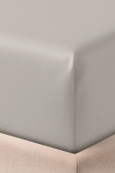 Przescieradlo-jednobarwne-satynowa-bawelna-taupe-2.webp