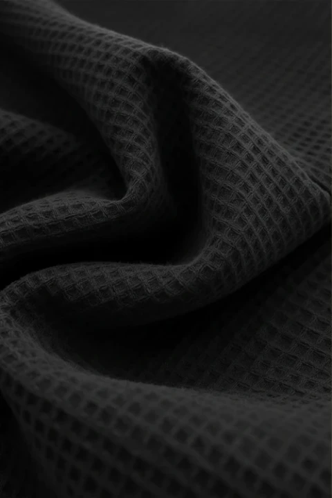 Faktura_szlafrok_wafel_czarny.webp