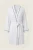 Damski-Szlafrok-Bialy-z-Czarna-Biza-ELAN (6).webp