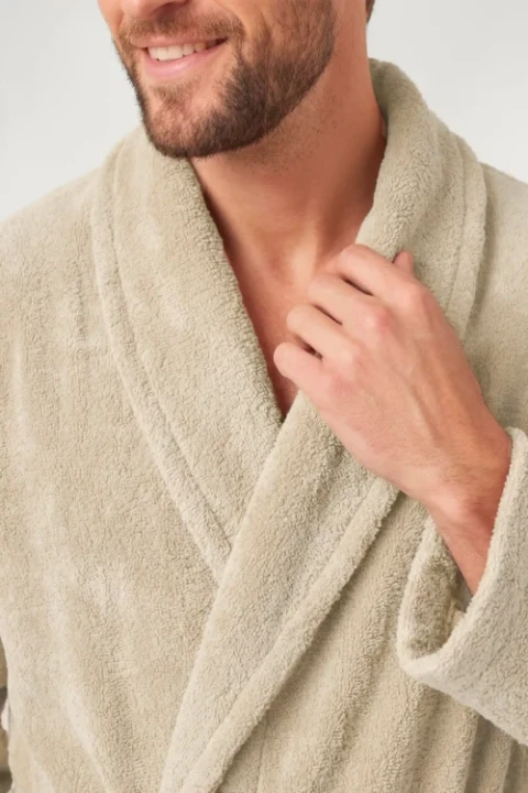 Zblizenie_model_szlafrok_frotte_jasnybez.webp