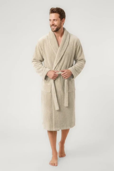 Packshot_model_szlafrok_frotte_jasnybez.webp