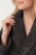 Zblizenie_modelka_frotte_grafitowy.webp